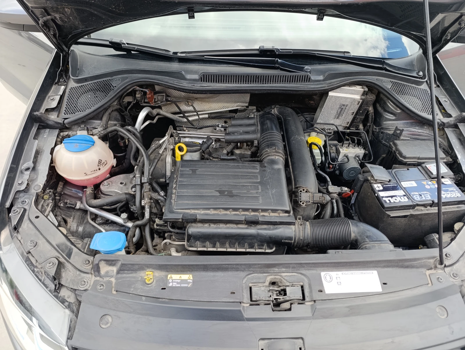 VW Polo, снимка 6 - Автомобили и джипове - 54245619
