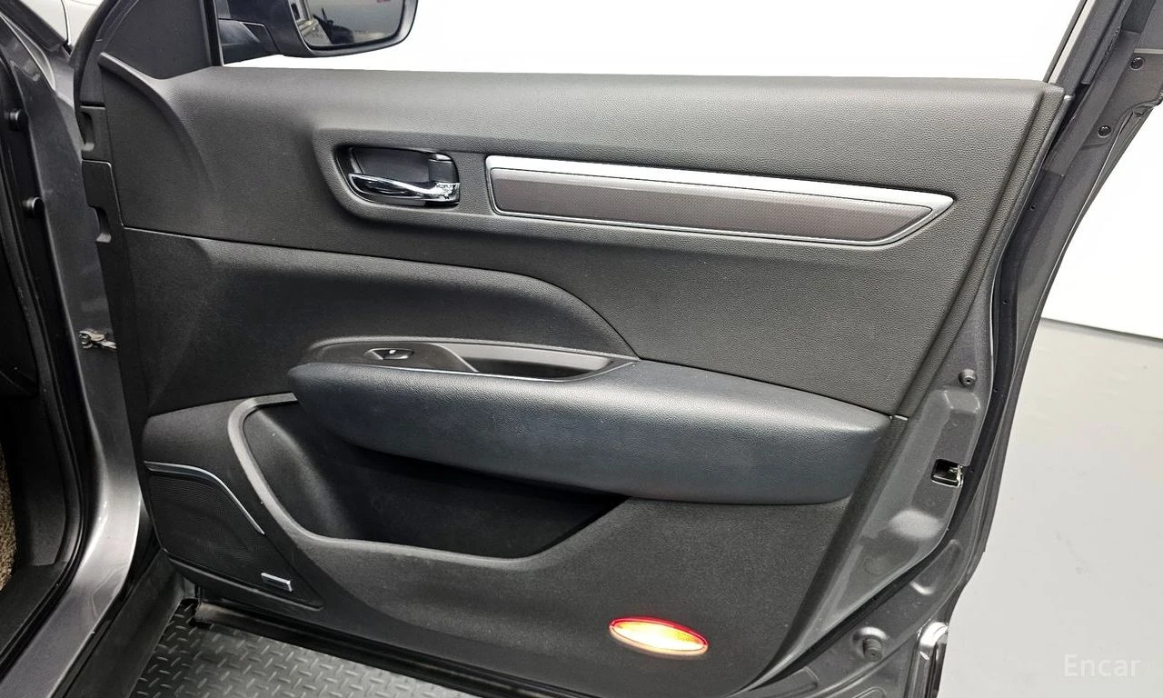 Renault Samsung QM6 * КОЖА* ПОДГРЕВ* ОБДУХВАНЕ* КАМЕРА* ЛЕД* , снимка 15 - Автомобили и джипове - 54460270