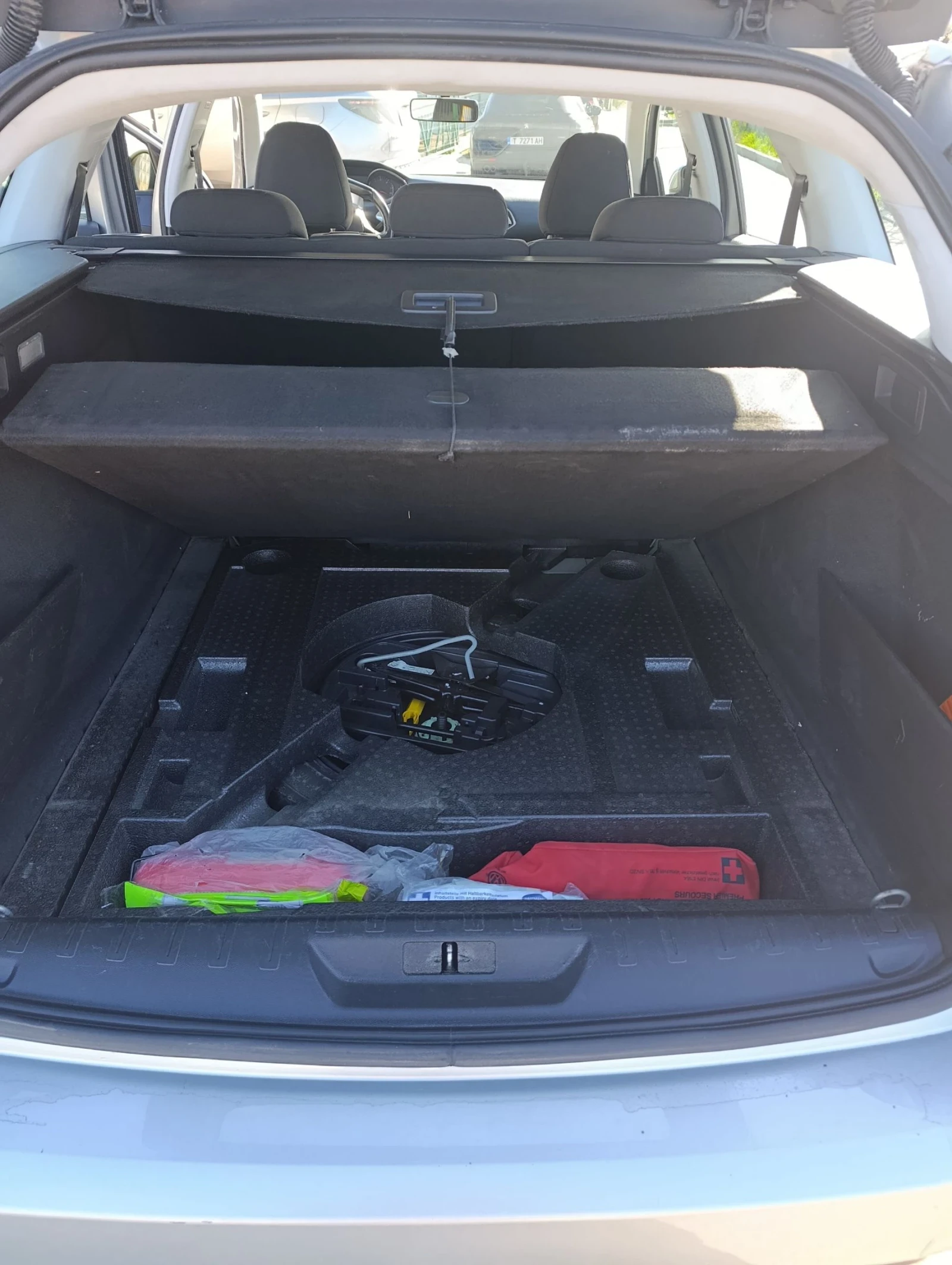 Peugeot 308 SW, снимка 8 - Автомобили и джипове - 54585195