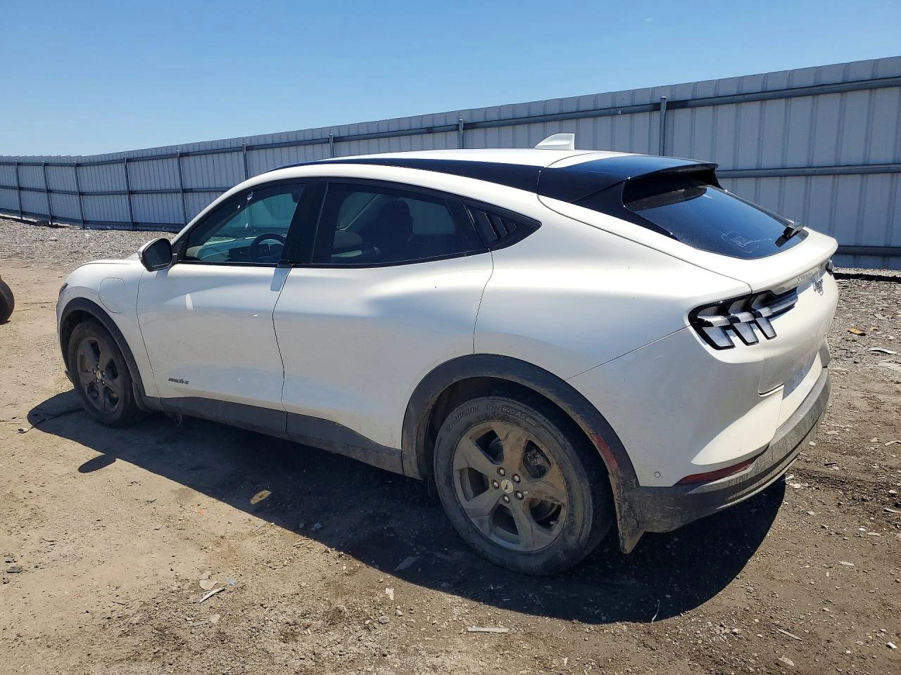 Ford Mustang Mach-E Select, снимка 2 - Автомобили и джипове - 54705943