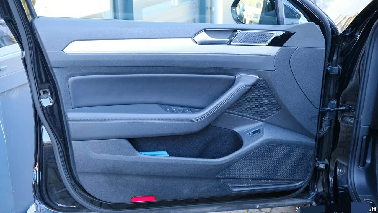 VW Passat 2018 2.0 TDI 4MOTION , снимка 15 - Автомобили и джипове - 54807467