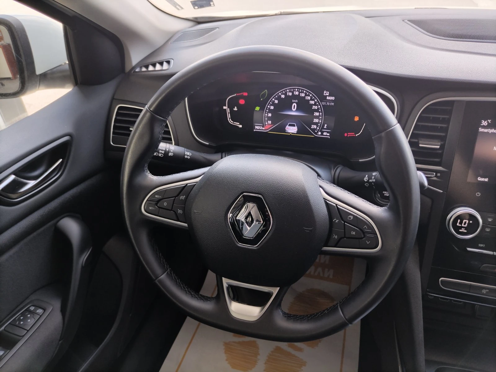Renault Megane 1.3Tce/ 140�.�. | Mobile.bg � ����������� 10