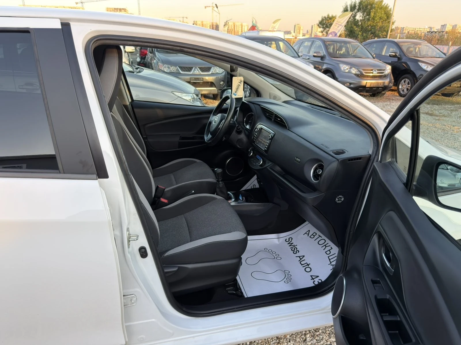 Toyota Yaris 1.5 VVT-i FACE, снимка 13 - Автомобили и джипове - 55064271