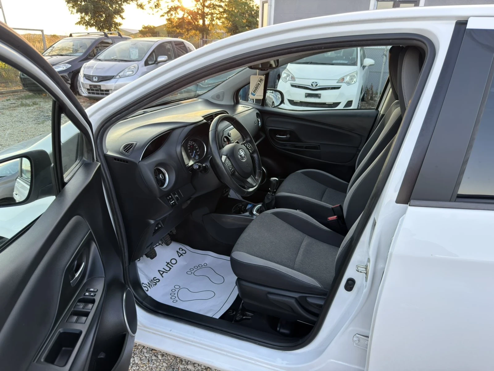 Toyota Yaris 1.5 VVT-i FACE, снимка 9 - Автомобили и джипове - 55064271