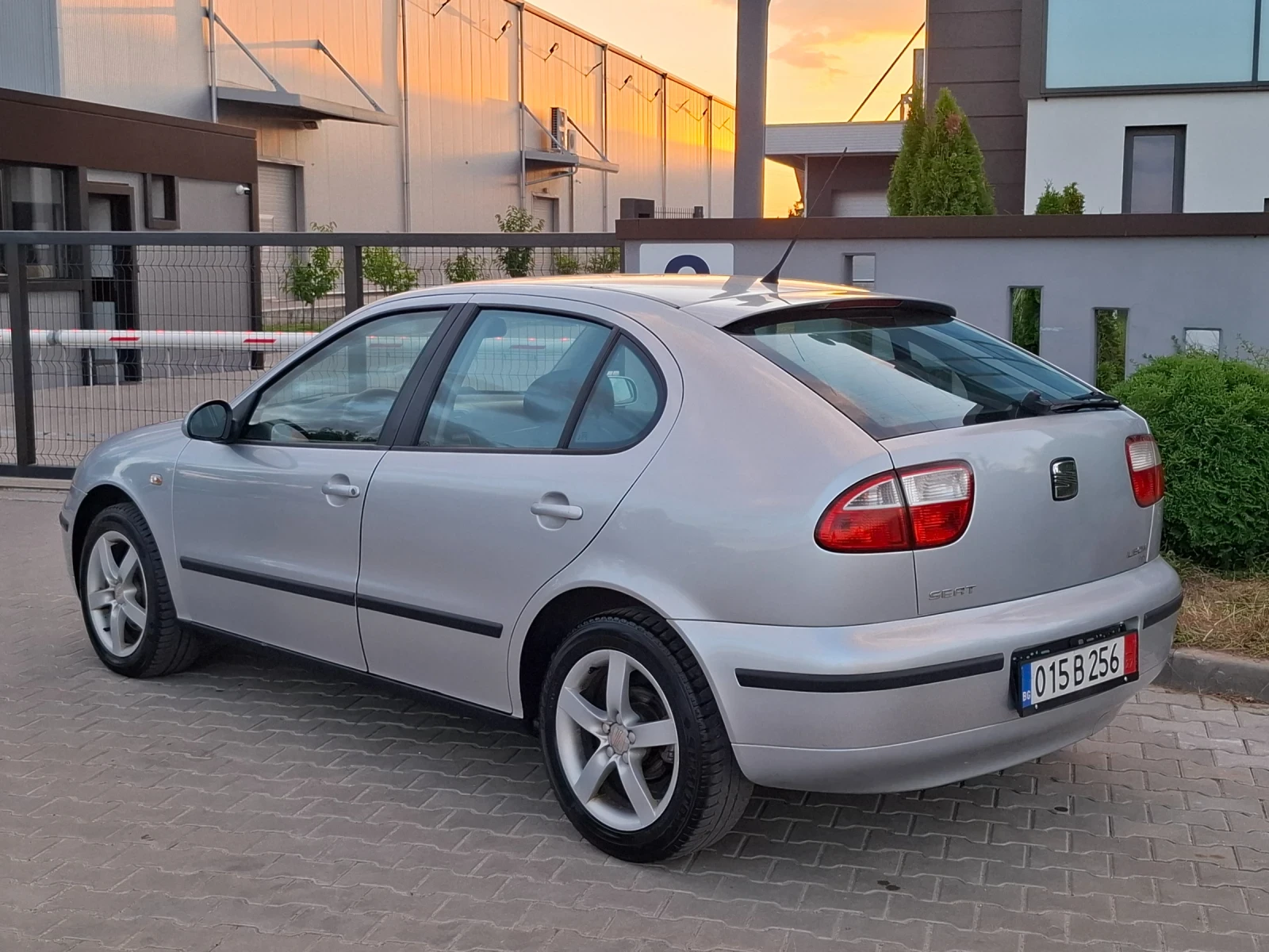 Seat Leon 1.9TDI* (90кс)* * FACELIFT* КОЖА* HOB BHOC* * , снимка 6 - Автомобили и джипове - 55286902