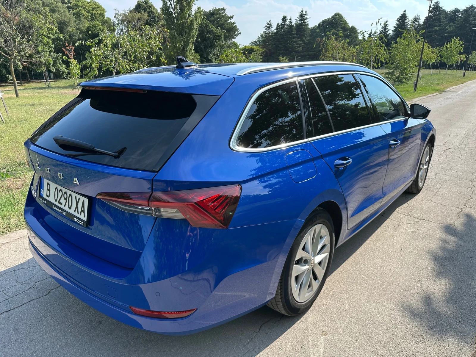 Skoda Octavia 2.0 tdi  First Edition, снимка 4 - Автомобили и джипове - 55433538