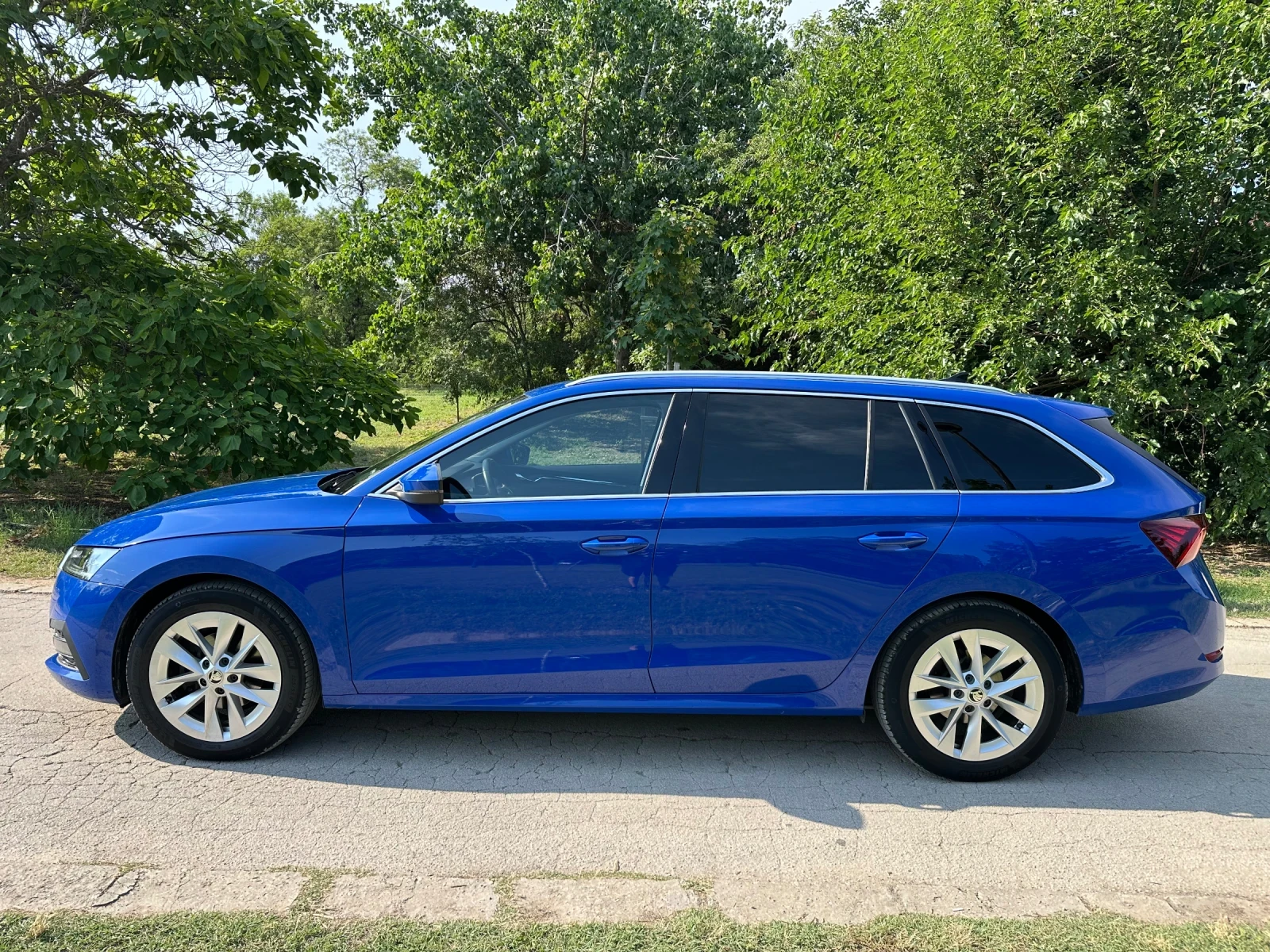 Skoda Octavia 2.0 tdi  First Edition, снимка 2 - Автомобили и джипове - 55433538