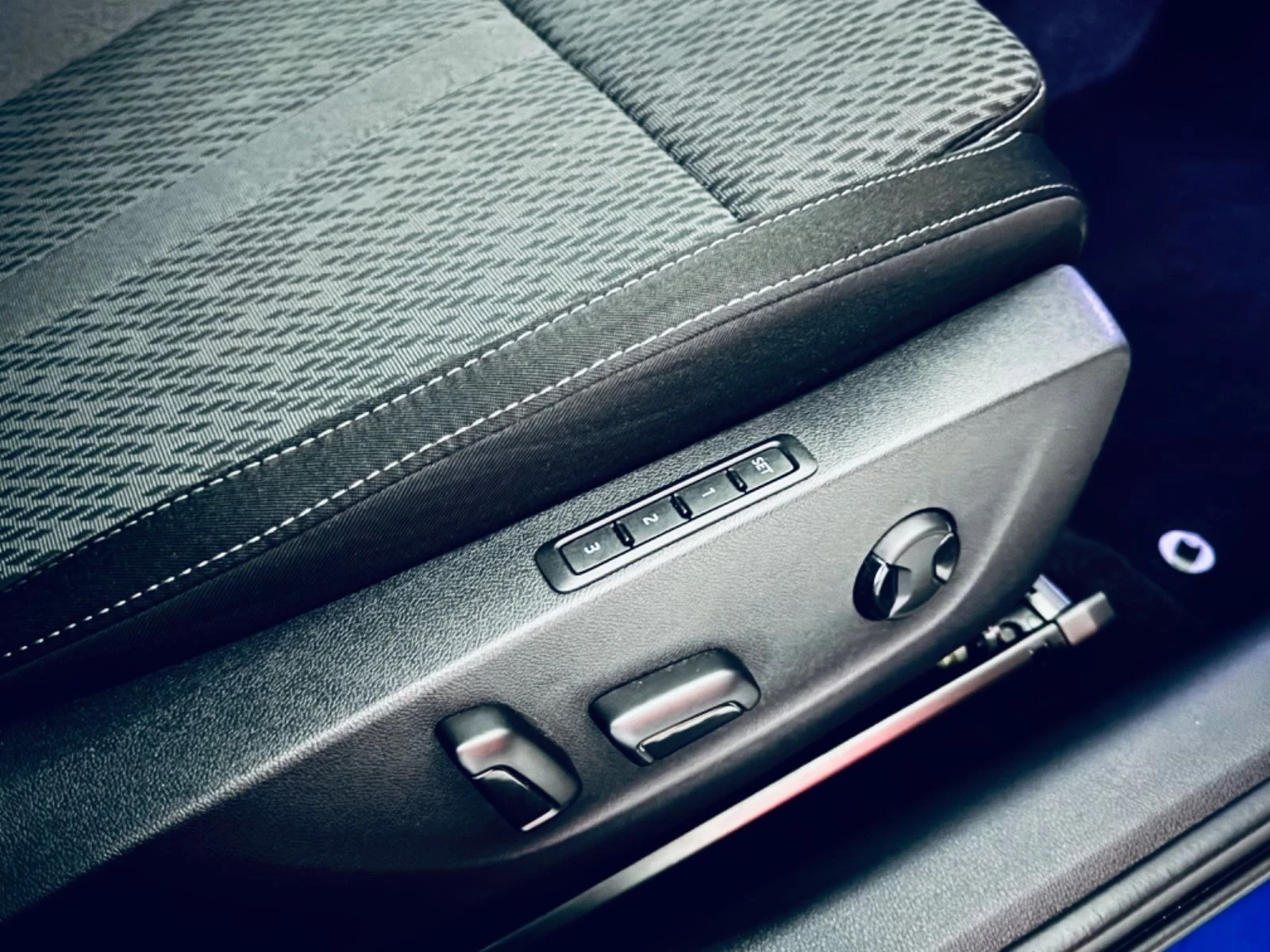 Skoda Octavia 2.0 tdi  First Edition, снимка 11 - Автомобили и джипове - 55433538