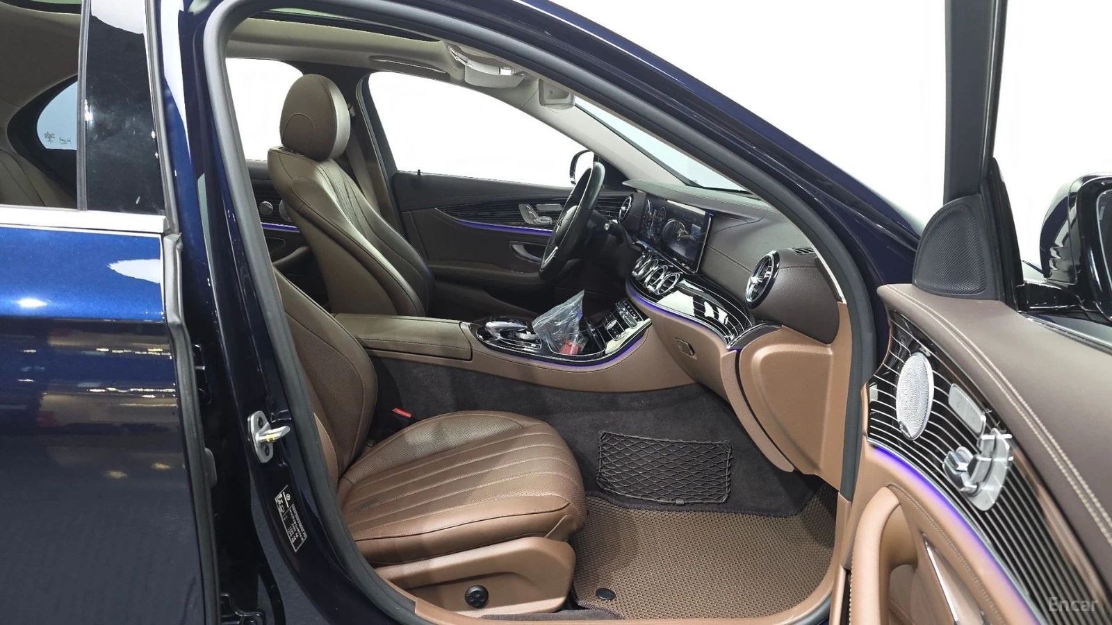 Mercedes-Benz E 450 4MATIC* 360* BURMESTER* ХЕДЪП* ДИСТРО* PANO* ОБДУХ, снимка 9 - Автомобили и джипове - 55511736
