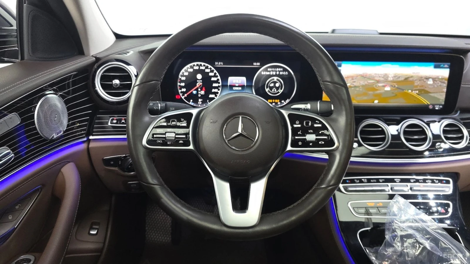 Mercedes-Benz E 450 4MATIC* 360* BURMESTER* ХЕДЪП* ДИСТРО* PANO* ОБДУХ, снимка 4 - Автомобили и джипове - 55511736