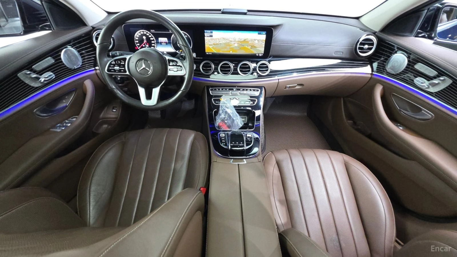 Mercedes-Benz E 450 4MATIC* 360* BURMESTER* ХЕДЪП* ДИСТРО* PANO* ОБДУХ, снимка 3 - Автомобили и джипове - 55511736