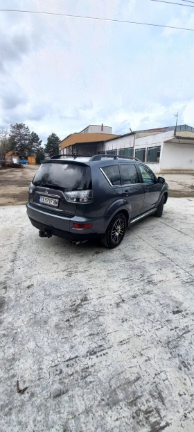 Mitsubishi Outlander 2.2 DiD-156к.с 4х4, снимка 3