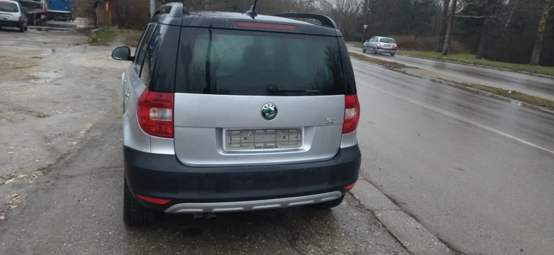 Skoda Yeti 1.6tdi , снимка 2 - Автомобили и джипове - 48465743