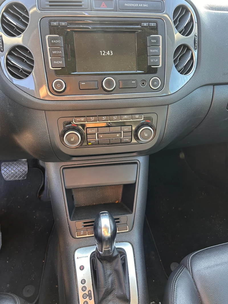 VW Tiguan 2.0TSI 4MOTION PANORAMA/NAVI/KOJA EURO 5, снимка 15 - Автомобили и джипове - 52850889