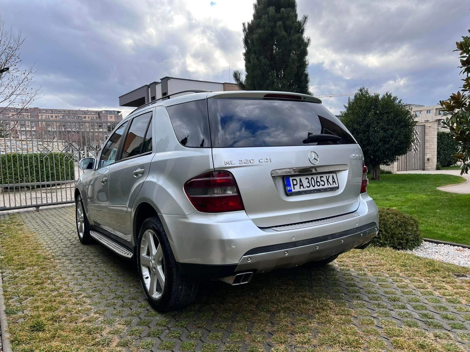 Mercedes-Benz ML 320 Edition 10 - изображение 3