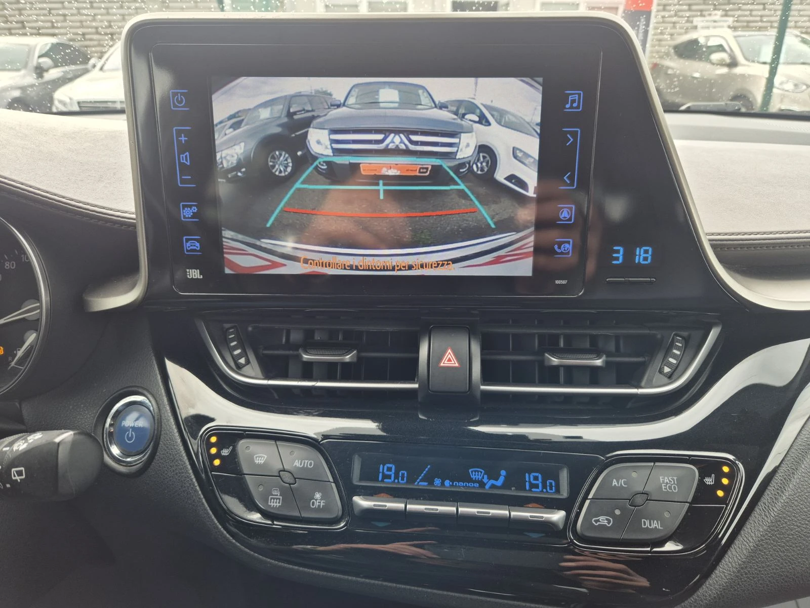 Toyota C-HR 1.8 HYBRID-КОЖА - изображение 10