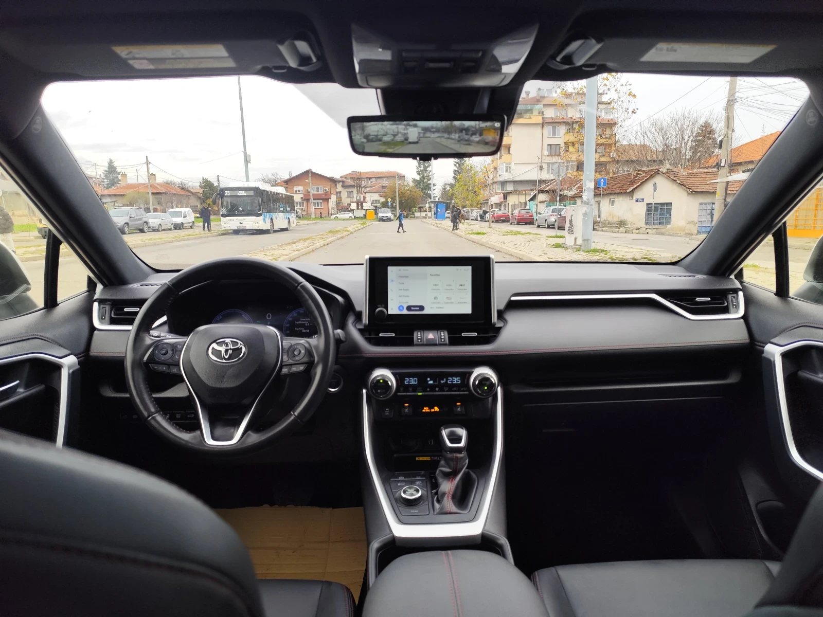 Toyota Rav4 Plug in hybrid 2024 | Mobile.bg   12