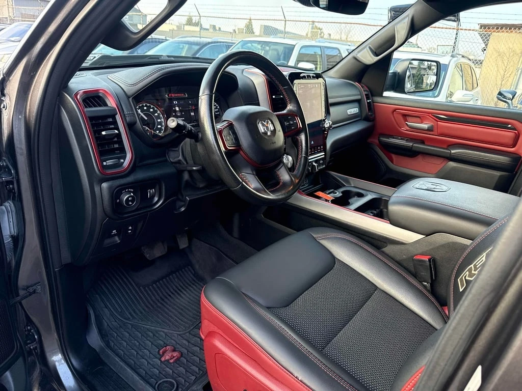 Dodge RAM 1500 * Rebel 4x4 Crew Cab 5'7" Box * CARFAX *  - изображение 5