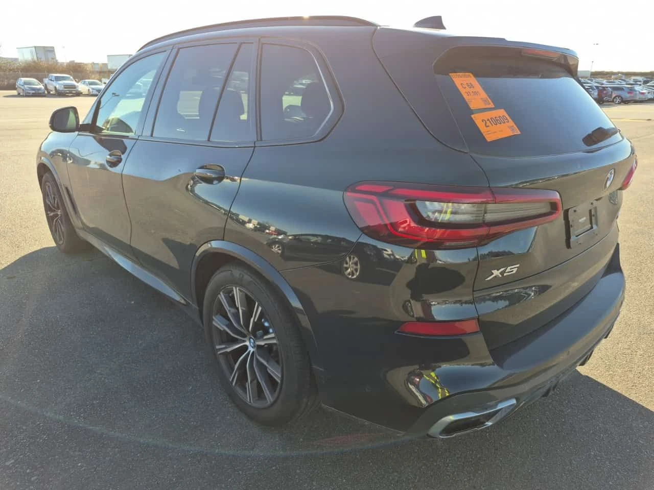 BMW X5 xDrive40i M-Sport * Laser * Head-Up * CARFAX *  - изображение 4