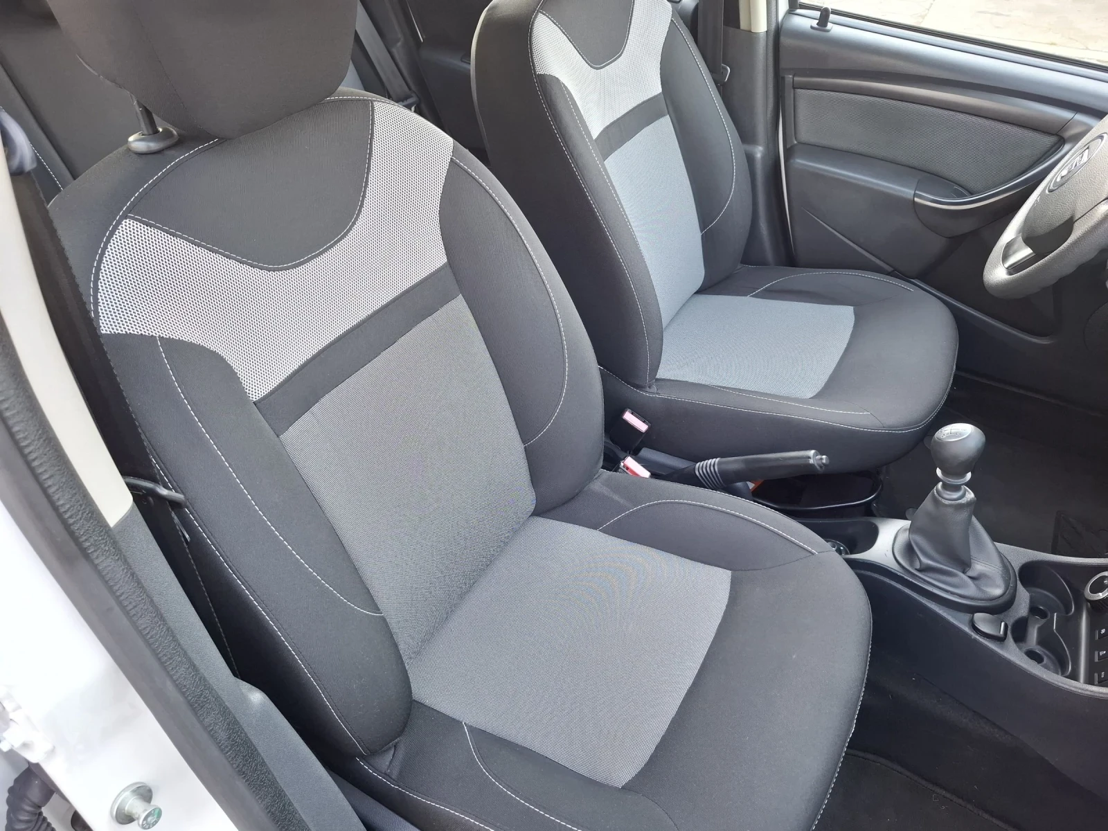 Dacia Duster 1.5 dci / 4x4  / euro6, снимка 12 - Автомобили и джипове - 54731324