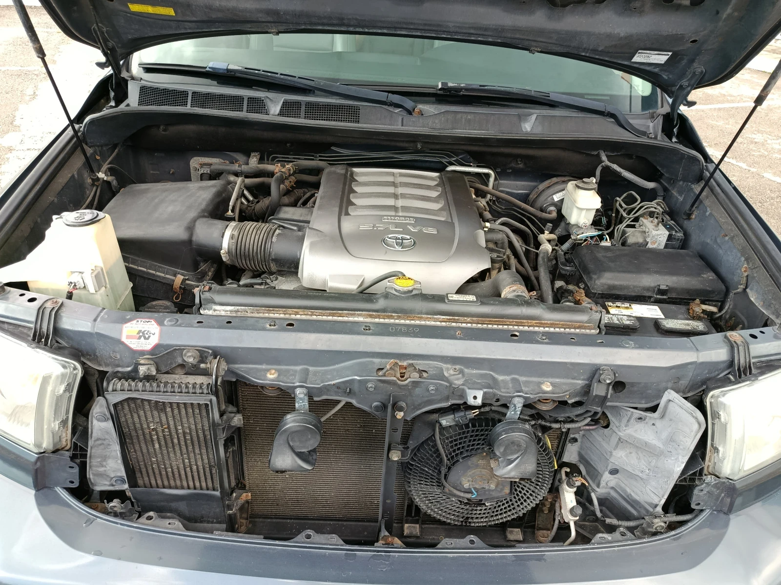 Toyota Sequoia 5.7 v8, снимка 5 - Автомобили и джипове - 54813153