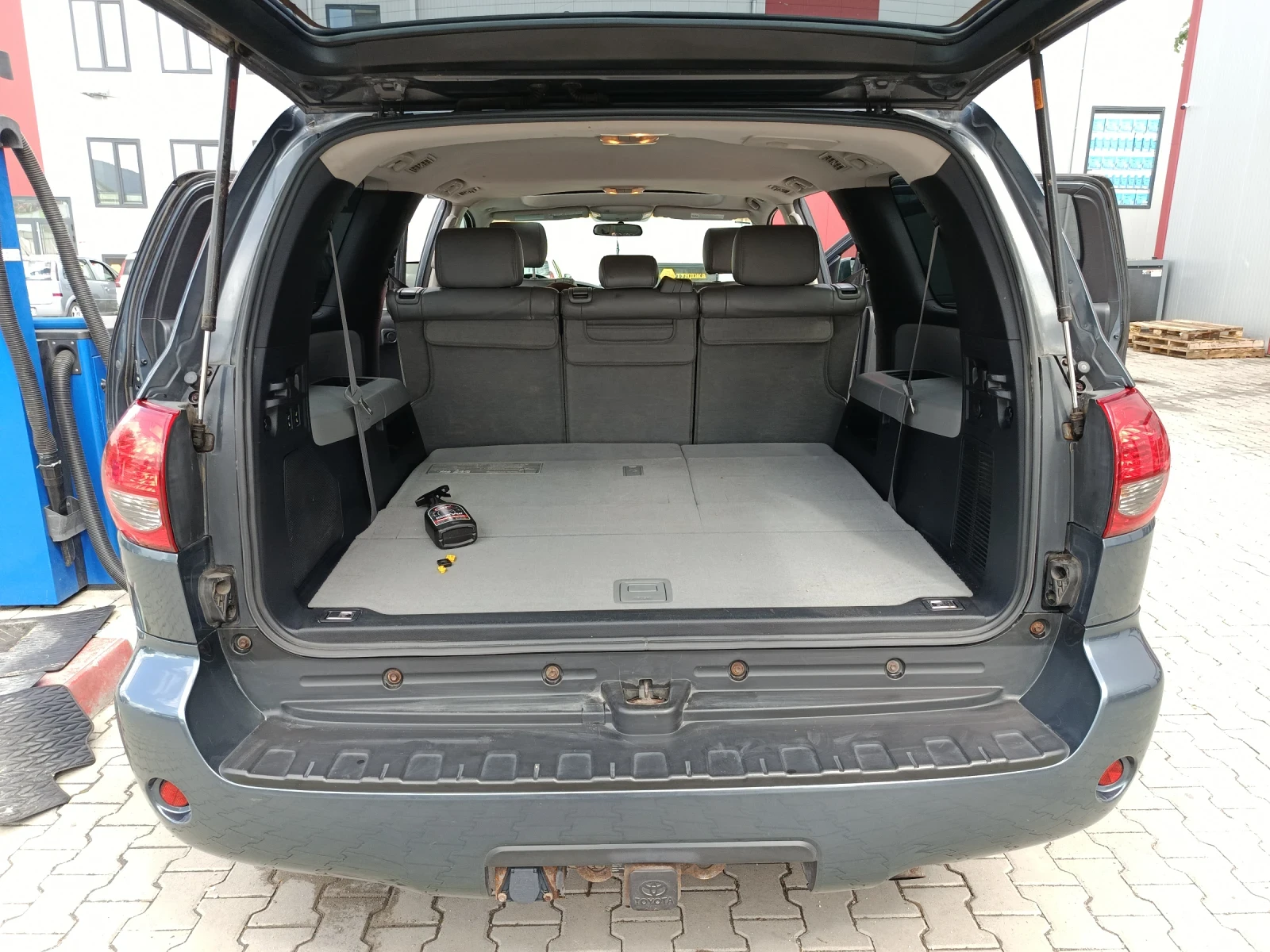 Toyota Sequoia 5.7 v8, снимка 14 - Автомобили и джипове - 54813153