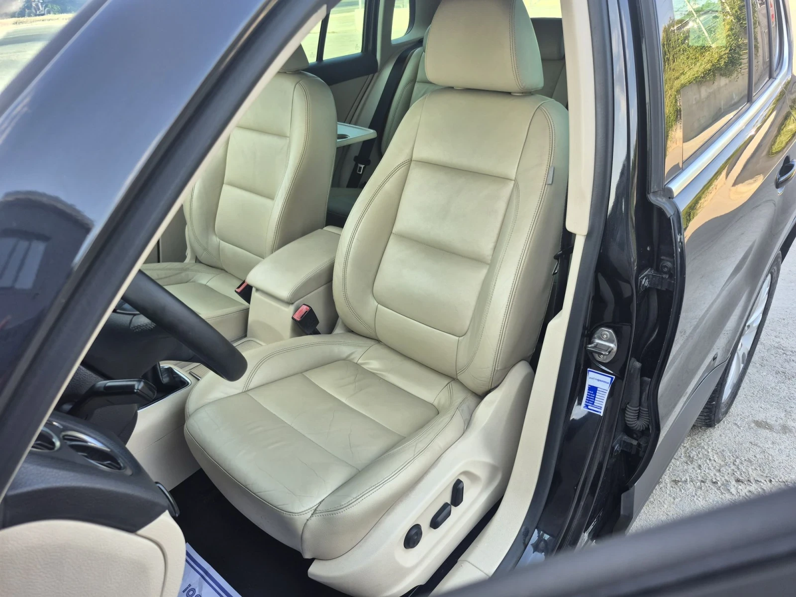 VW Tiguan 150К.КОЖ.4?4НАВ.ПОН., снимка 7 - Автомобили и джипове - 56003072
