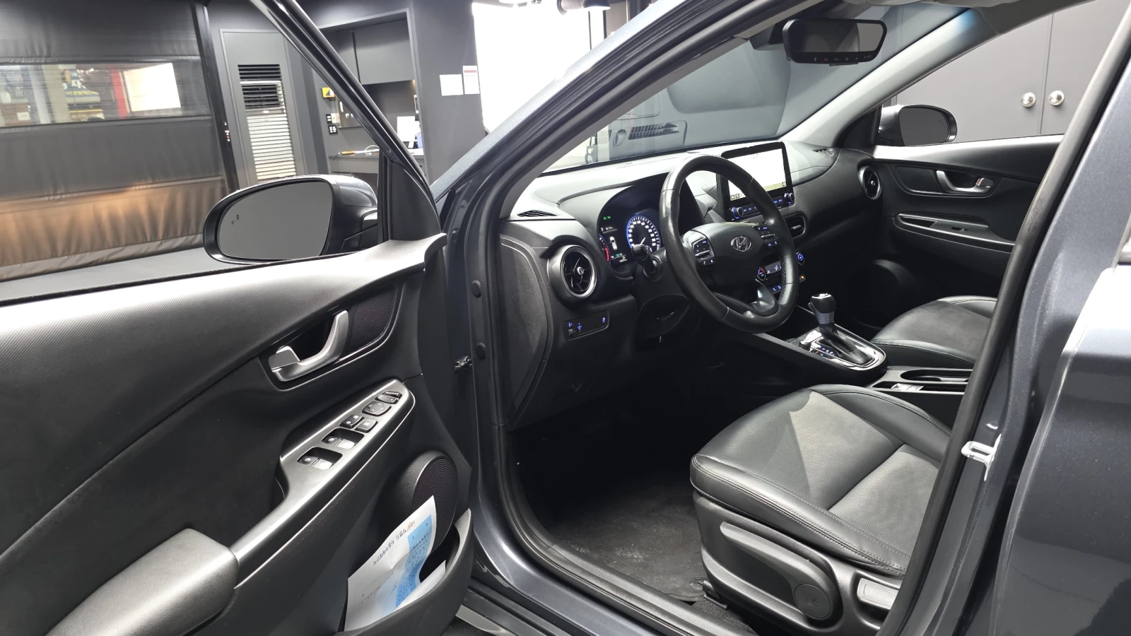 Hyundai Kona Gasoline 1.6 Turbo 2WD autogeorge.com, снимка 14 - Автомобили и джипове - 56104367