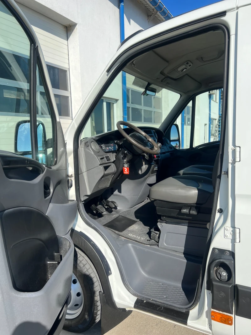 Iveco Daily 35s17 / 3.0 - 170к.с / 7-места , снимка 13 - Бусове и автобуси - 47402131