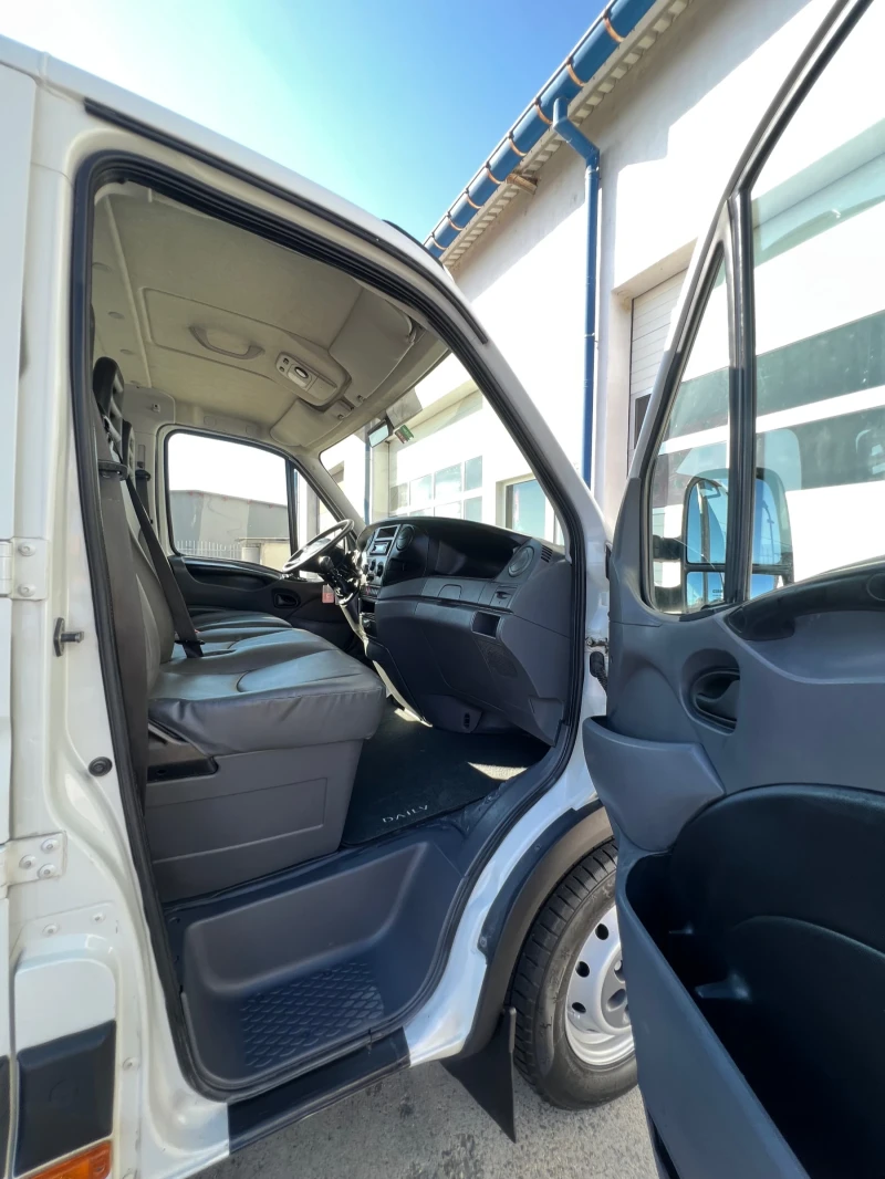 Iveco Daily 35s17 / 3.0 - 170к.с / 7-места , снимка 12 - Бусове и автобуси - 47402131