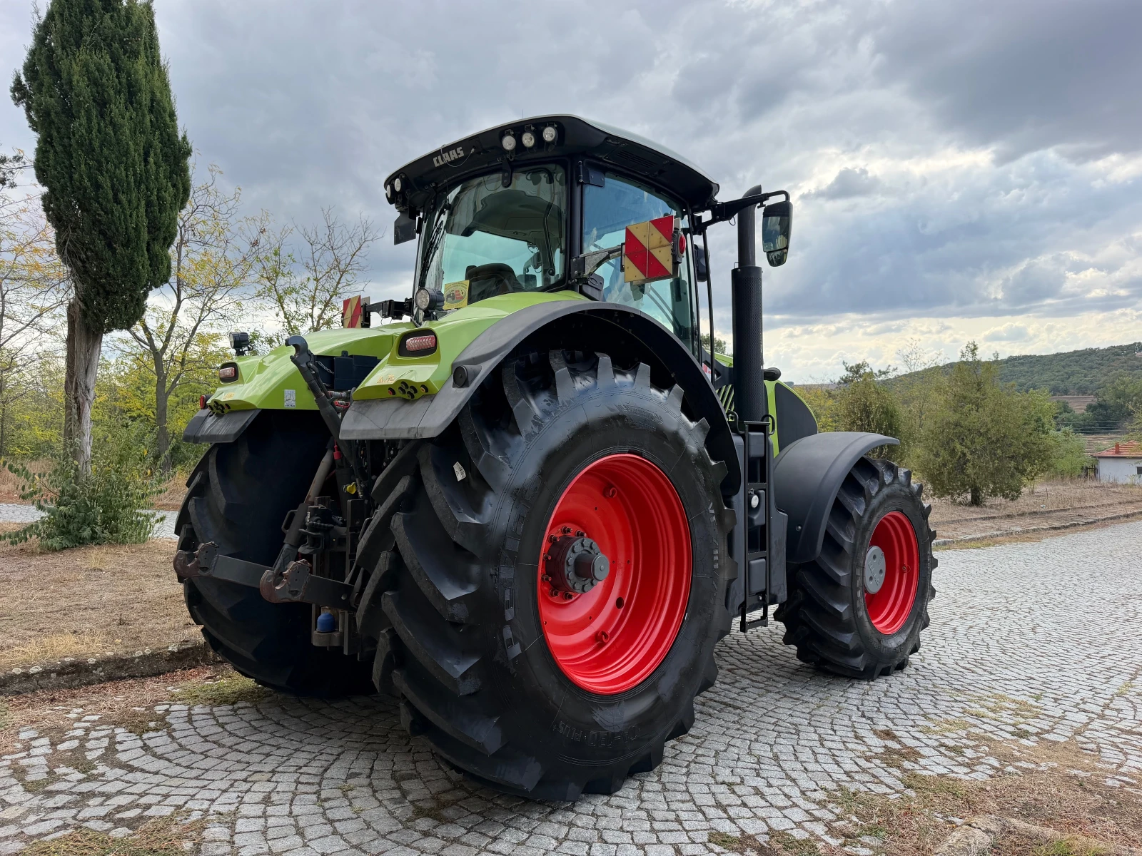 Трактор Claas AXION 950 CMATIC CEBIS НАВИГАЦИЯ НОВИ ГУМИ ЛИЗИНГ, снимка 8 - Селскостопанска техника - 56288891