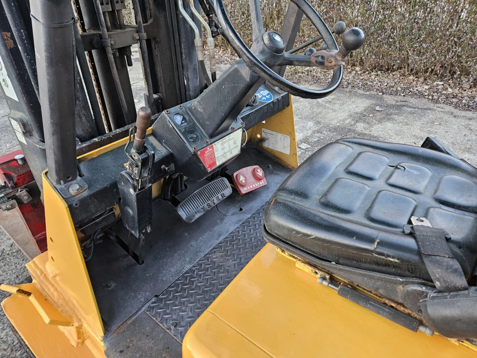 Мотокар Hyster 5.5т газ , вдига на 6.2м, снимка 10 - Индустриална техника - 52792973