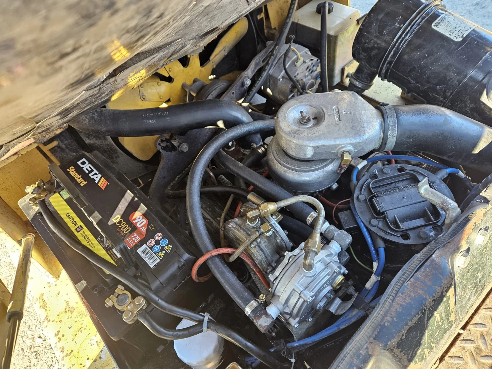 Мотокар Hyster 5.5т газ , вдига на 6.2м, снимка 12 - Индустриална техника - 52792973