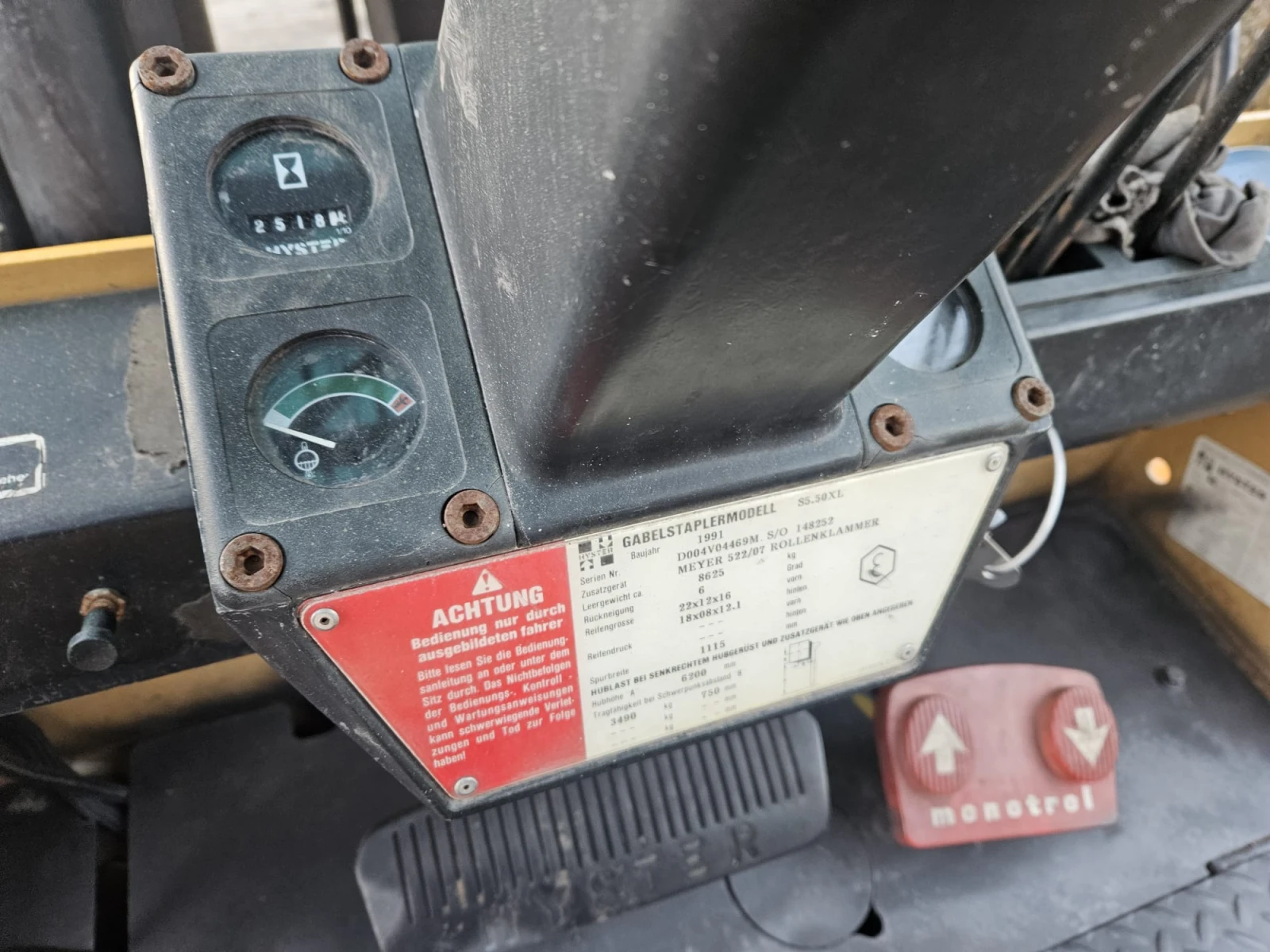 Мотокар Hyster 5.5т газ , вдига на 6.2м, снимка 11 - Индустриална техника - 52792973