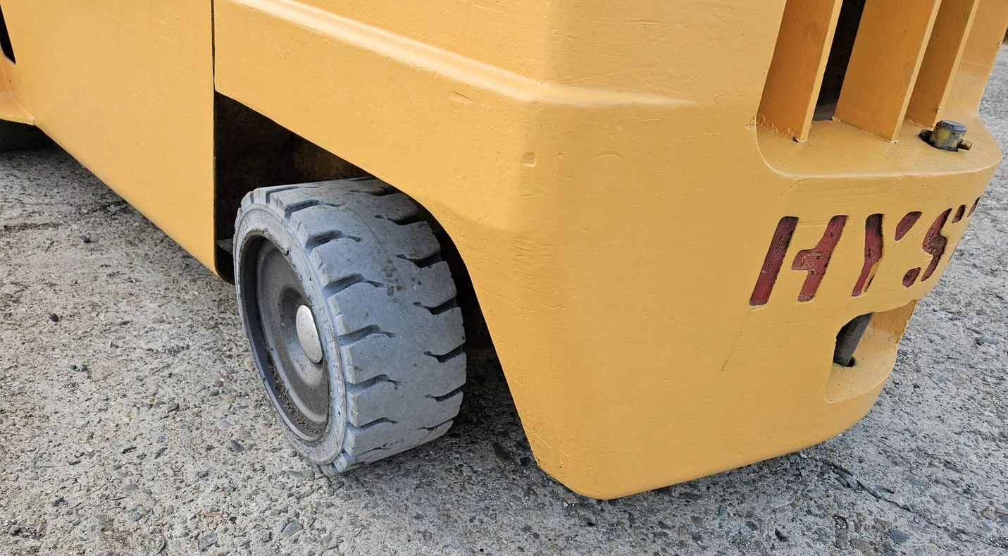 Мотокар Hyster 5.5т газ , вдига на 6.2м, снимка 7 - Индустриална техника - 52792973