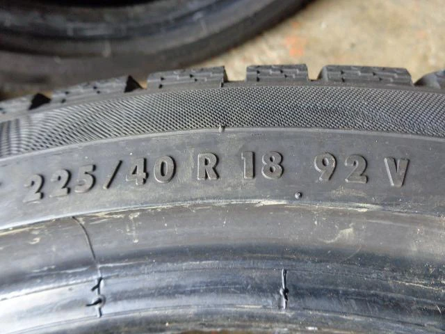 Гуми Зимни 225/40R18, снимка 9 - Гуми и джанти - 18373488