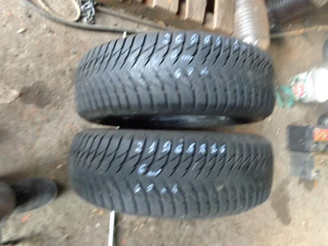 Гуми Зимни 215/65R16, снимка 3 - Гуми и джанти - 20249846