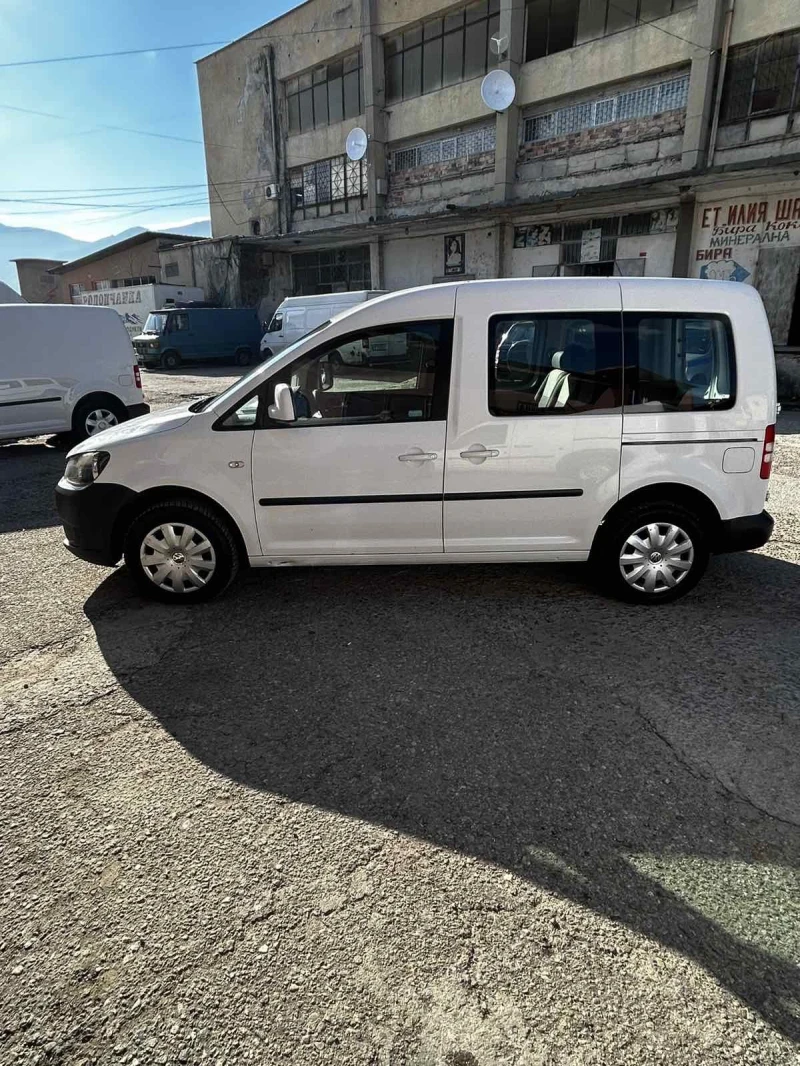 VW Caddy, снимка 8 - Автомобили и джипове - 48536443