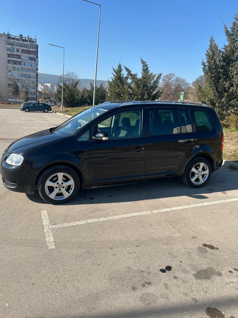 VW Touran 2000 TDI, 8Клап., снимка 2 - Автомобили и джипове - 48863624