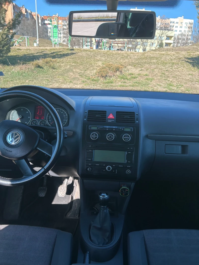 VW Touran 2000 TDI, 8Клап., снимка 7 - Автомобили и джипове - 48863624