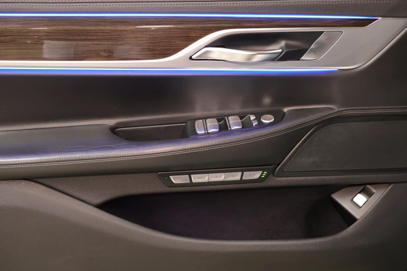 BMW 730 xDrive, снимка 5 - Автомобили и джипове - 51276377