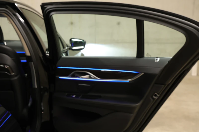 BMW 730 xDrive, снимка 16 - Автомобили и джипове - 51276377