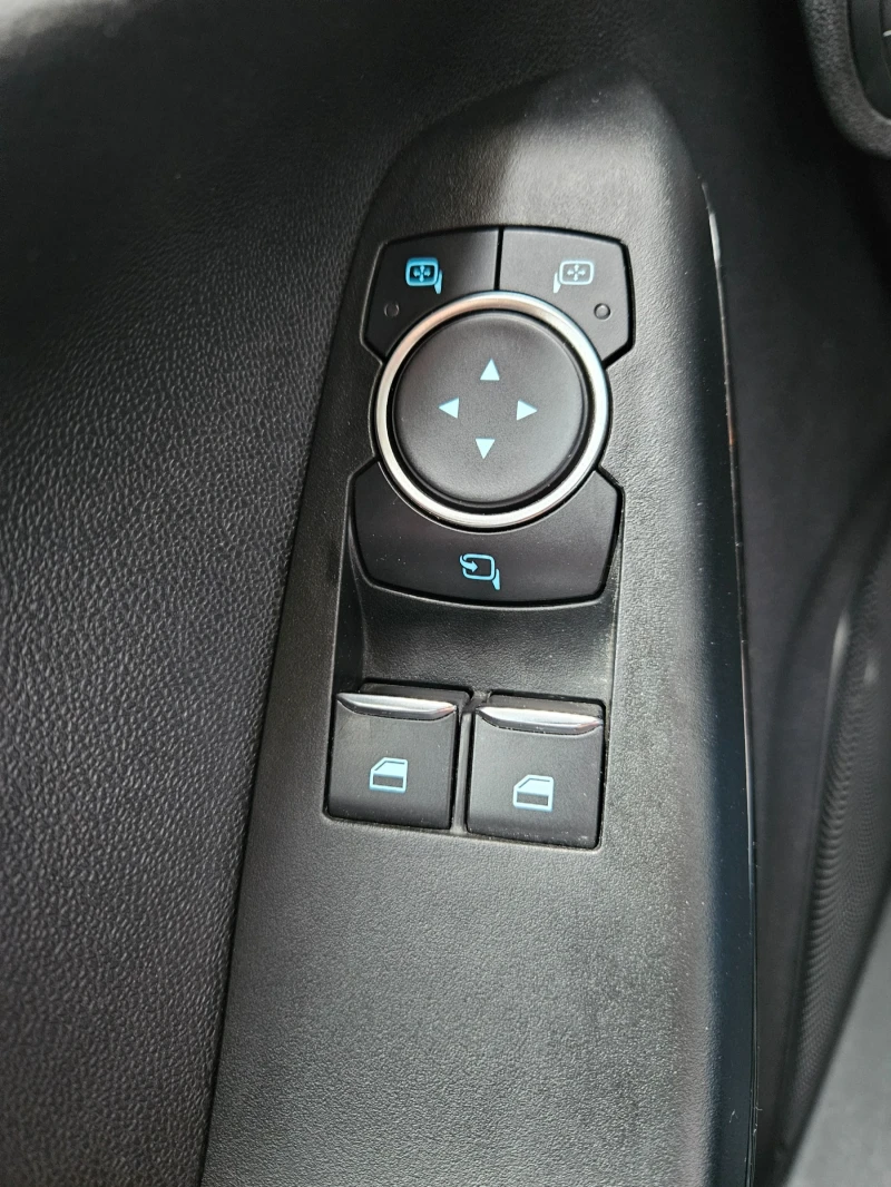 Ford Fiesta 1.5d 86hp Сервизна история!!! , снимка 14 - Автомобили и джипове - 52650896