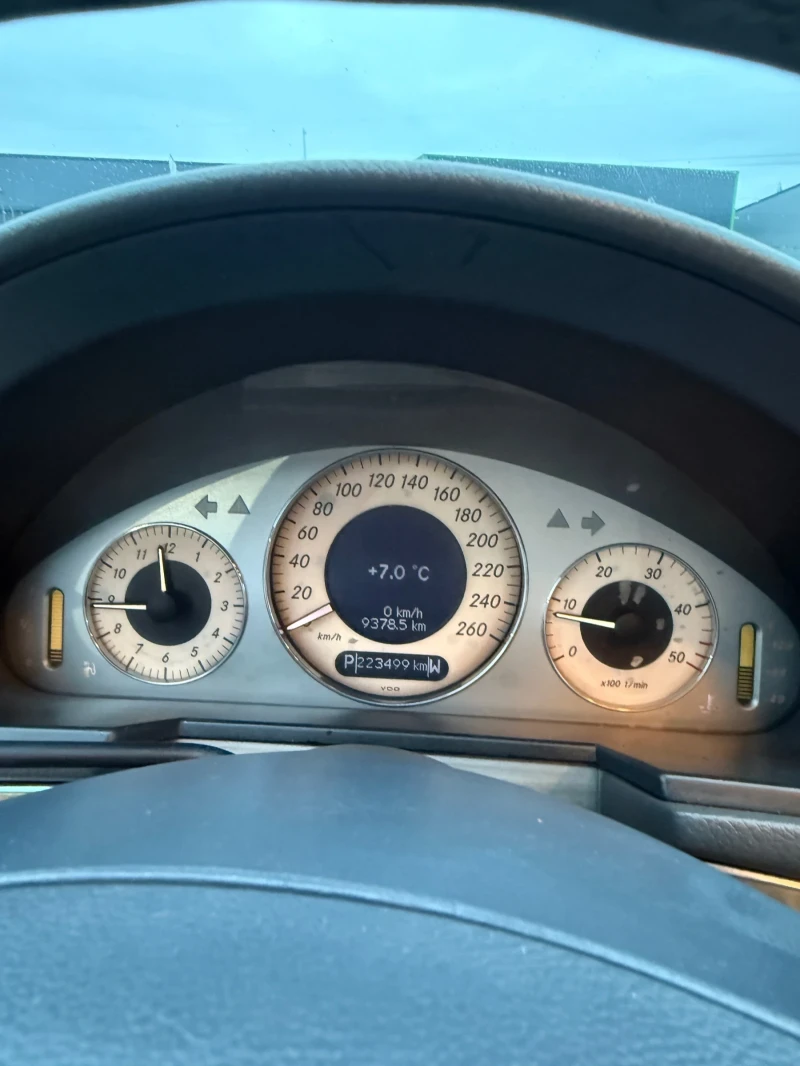 Mercedes-Benz E 270, снимка 10 - Автомобили и джипове - 52858746