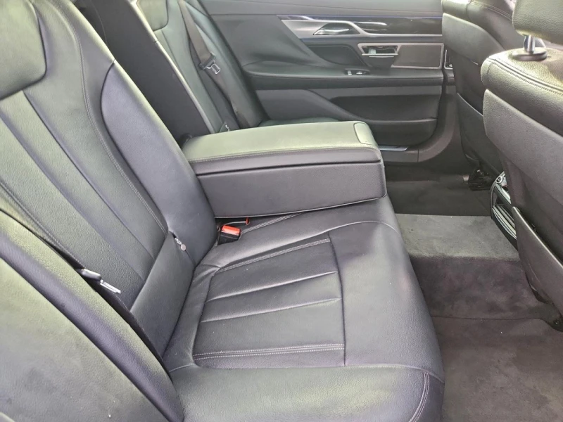 BMW 740 Li* M PACK* HARMAN* HuD* ПАНО* SHADOWLINE, снимка 10 - Автомобили и джипове - 53045946