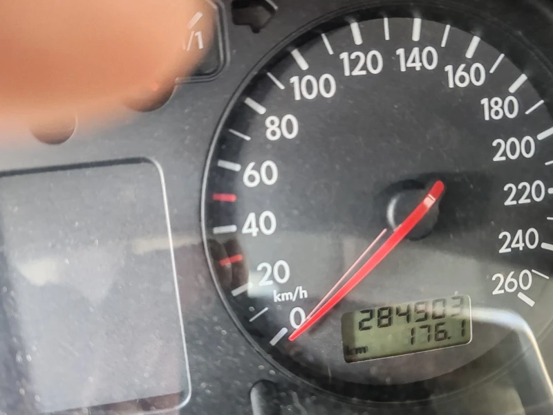 VW Golf 4, снимка 5 - Автомобили и джипове - 53443211