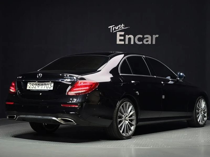Mercedes-Benz E 350 E350 4MATIC AMG Line| 245к.с., снимка 2 - Автомобили и джипове - 56272061