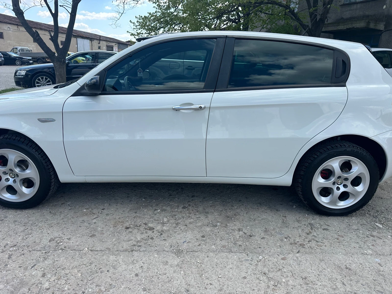 Alfa Romeo 147 1.6 - изображение 7