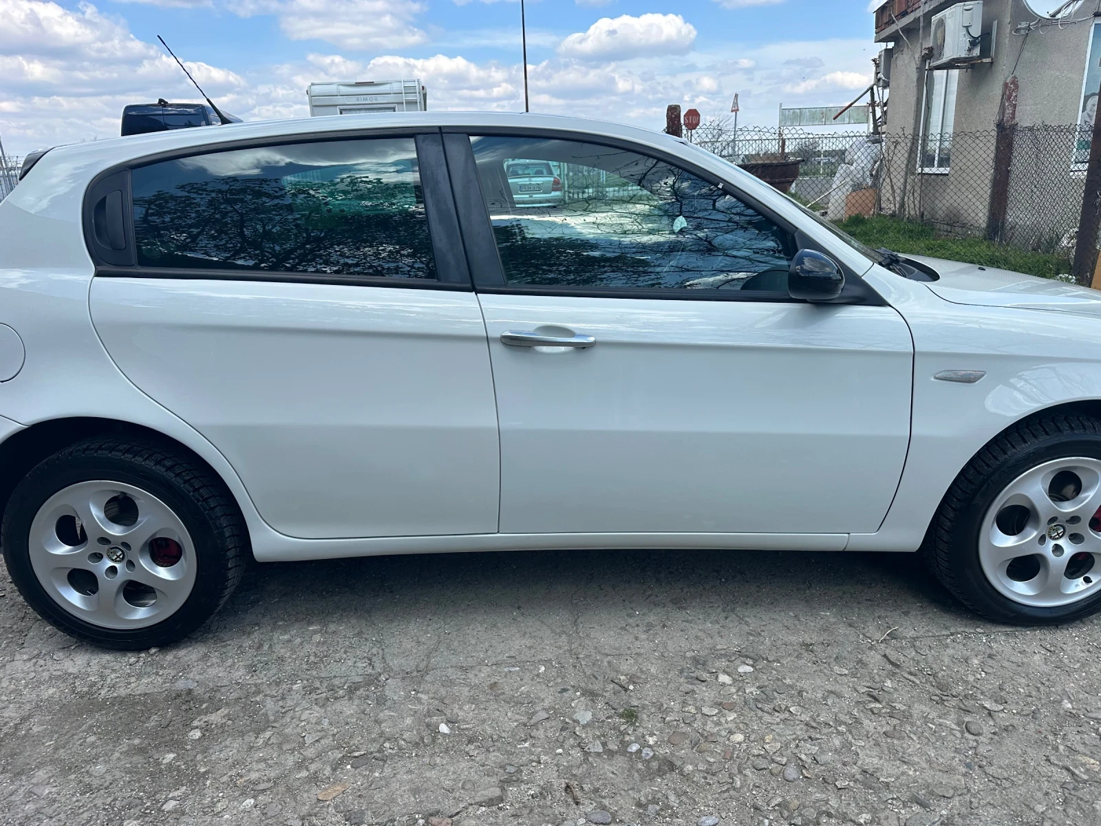 Alfa Romeo 147 1.6 - изображение 6
