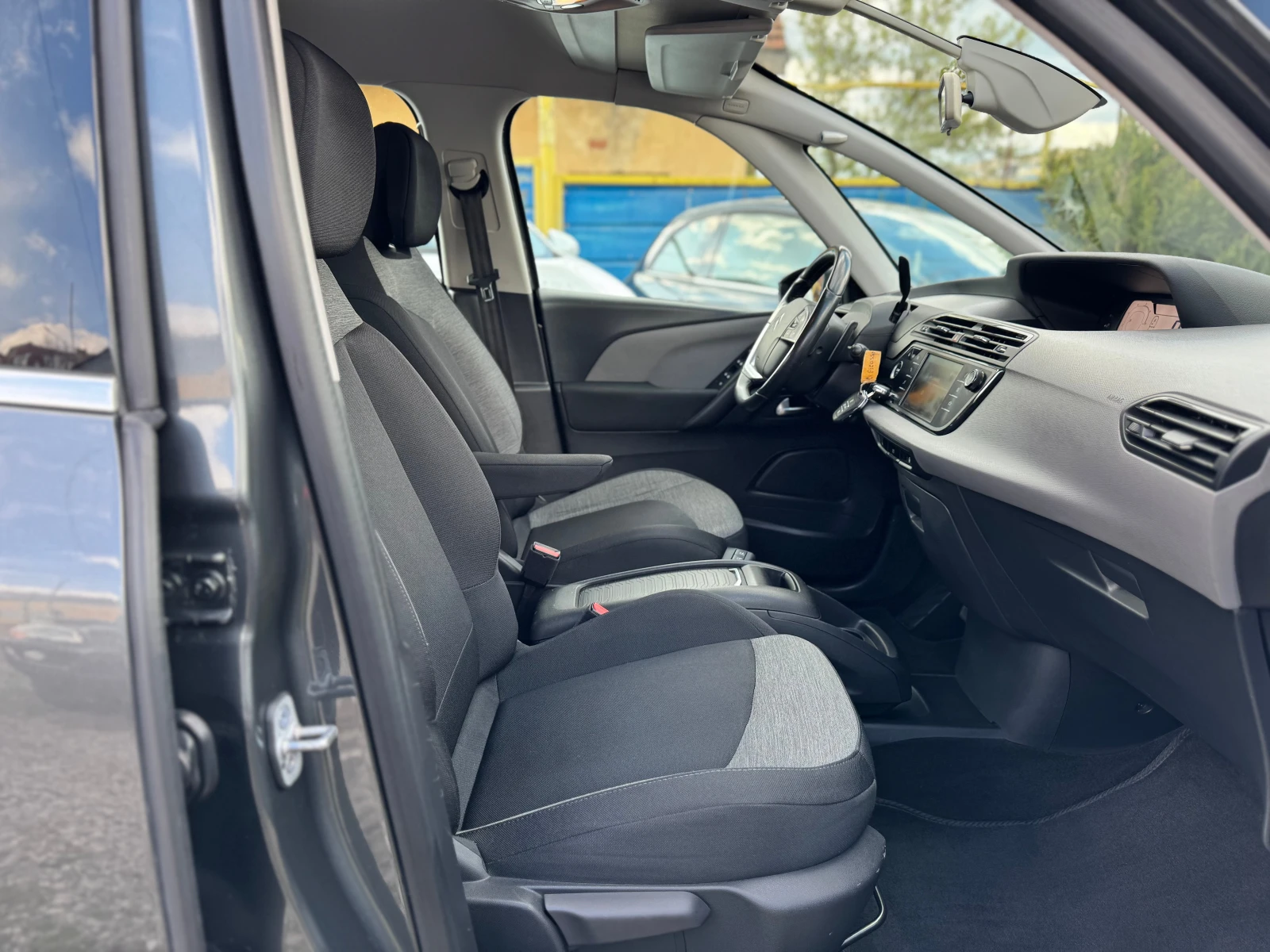 Citroen C4 Picasso 1.6HDI Automatic Face Lift - изображение 10